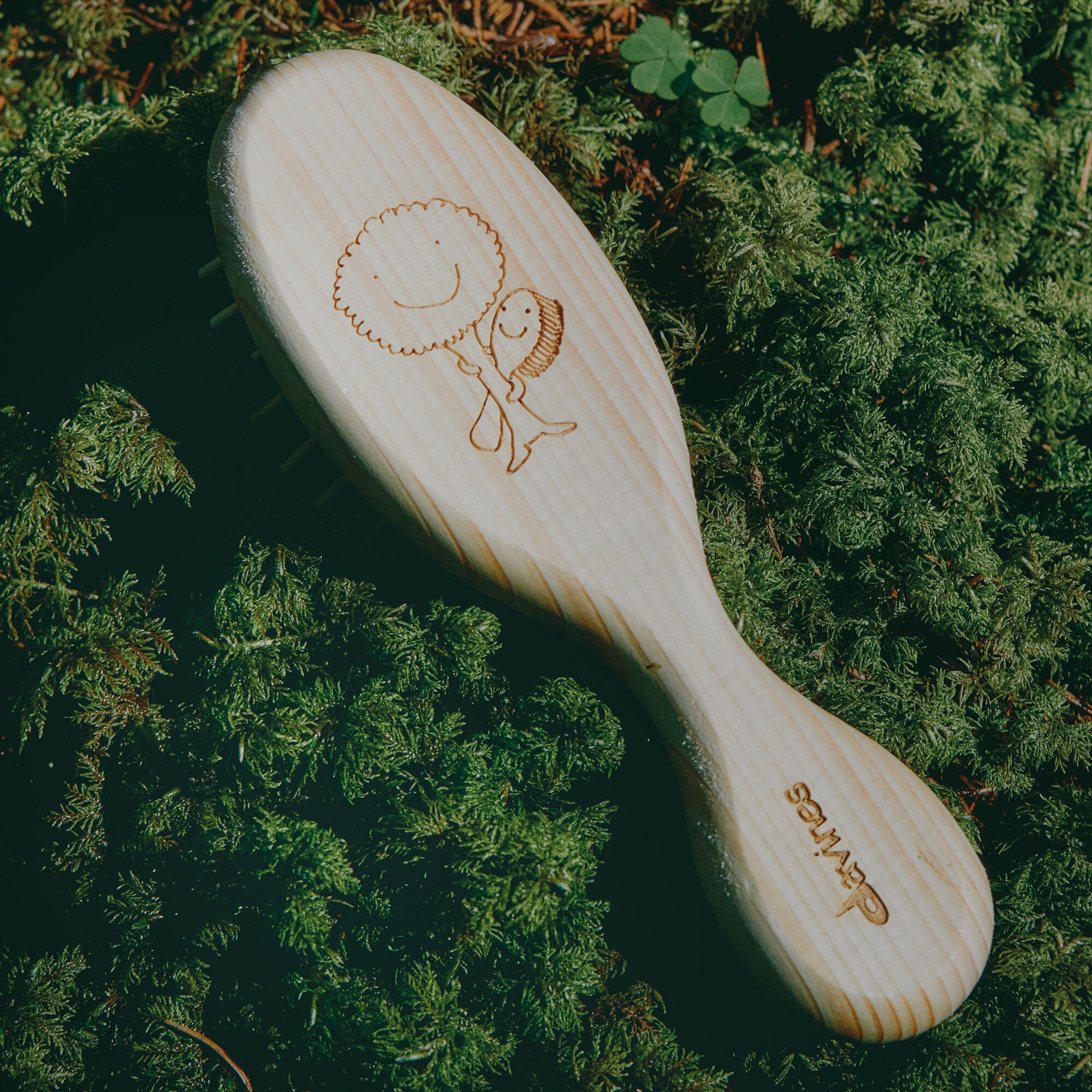 XTRAS: REGENERATIVE WOODEN HAIR BRUSH